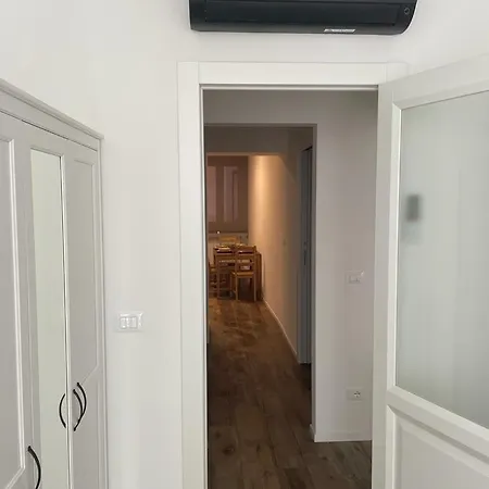 Ginevra 1 Apartman *